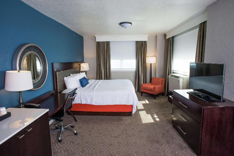Полулюкс Кровать Кинг, Alex Johnson Rapid City Curio Collection By Hilton