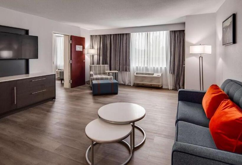 带大床的套房, Best Western Premier Richmond City Gateway