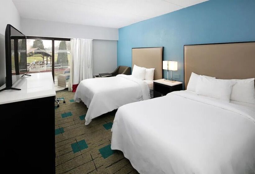 Люкс Вид на Реку, Hawthorn Extended Stay By Wyndham Chambersburg