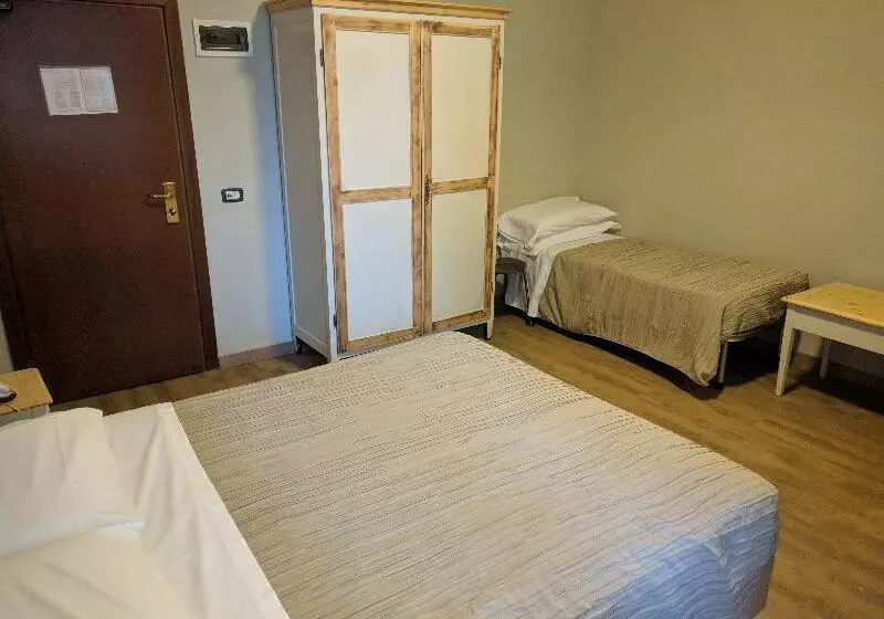 キングサイズベッドのスタンダードルーム, Days Inn By Wyndham Durham/near Duke University