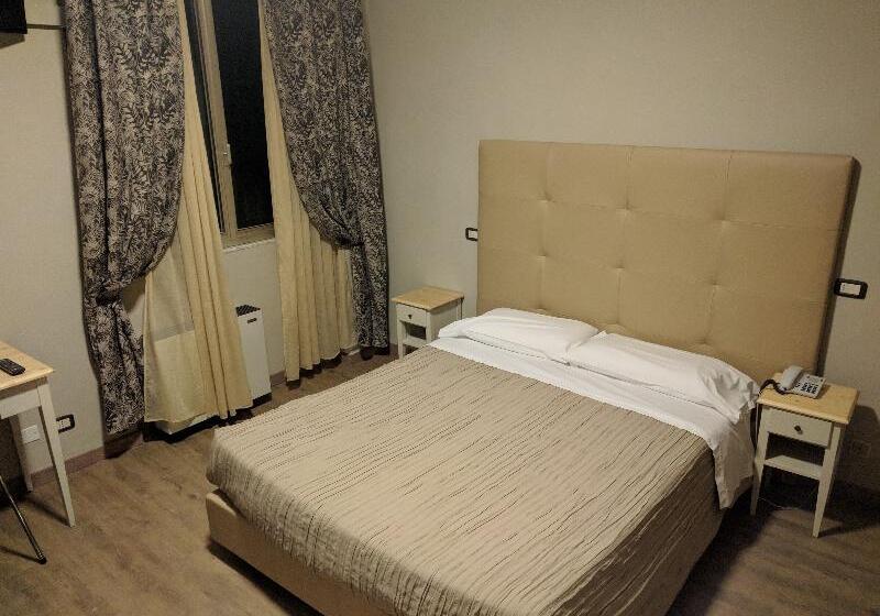 חדר סטנדרט עם מיטת קינג, Days Inn By Wyndham Durham/near Duke University