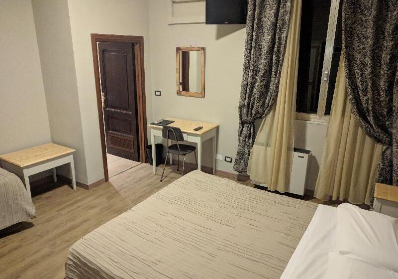 חדר סטנדרט עם מיטת קינג, Days Inn By Wyndham Durham/near Duke University