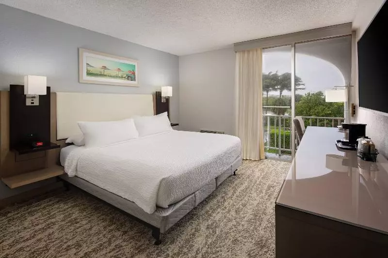 キングサイズベッドのスタンダードルーム, Fairfield Inn And Suites By Marriott Palm Beach