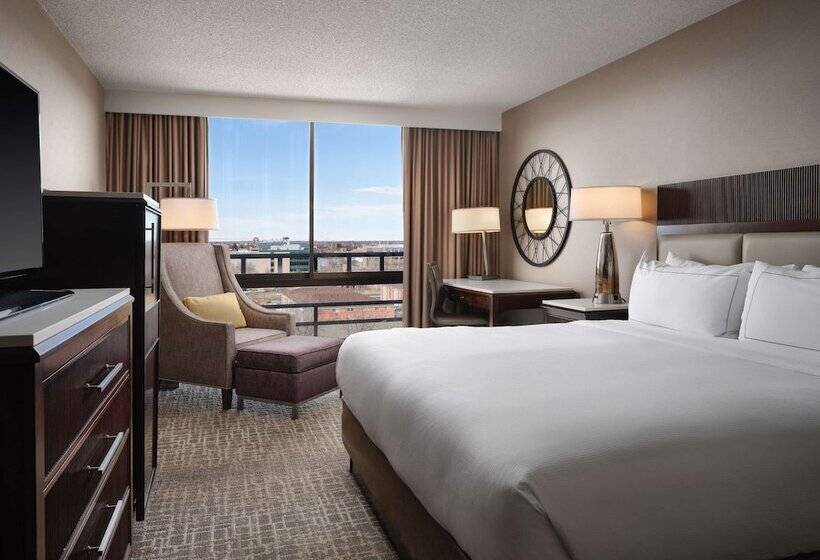 Номер Executive, Hilton Fort Collins
