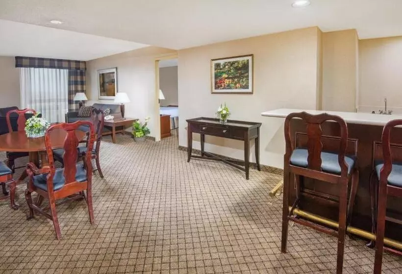 سوییت, Holiday Inn Cincinnati Eastgate, An Ihg
