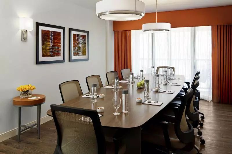 سوئیت با تخت بزرگ, Holiday Inn San Antonio Riverwalk, An Ihg