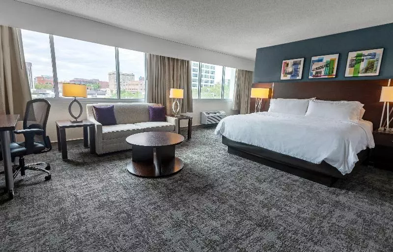 اتاق پرمیوم, Holiday Inn Sioux Falls City Center By Ihg