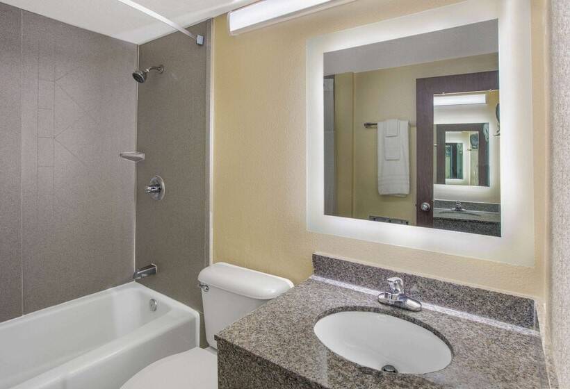 غرفة بيزنس, Howard Johnson By Wyndham Oklahoma City Okc Airport, Fairgrounds, I40