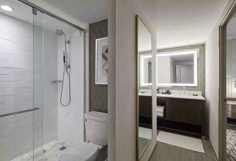 Executive Room Queen Bed, Jw Marriott Houston By The Galleria