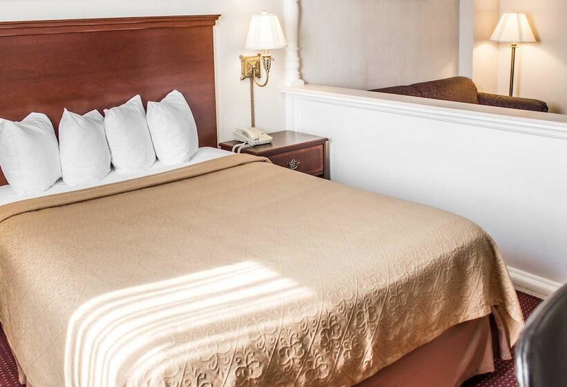 جناح, Quality Inn & Conference Center