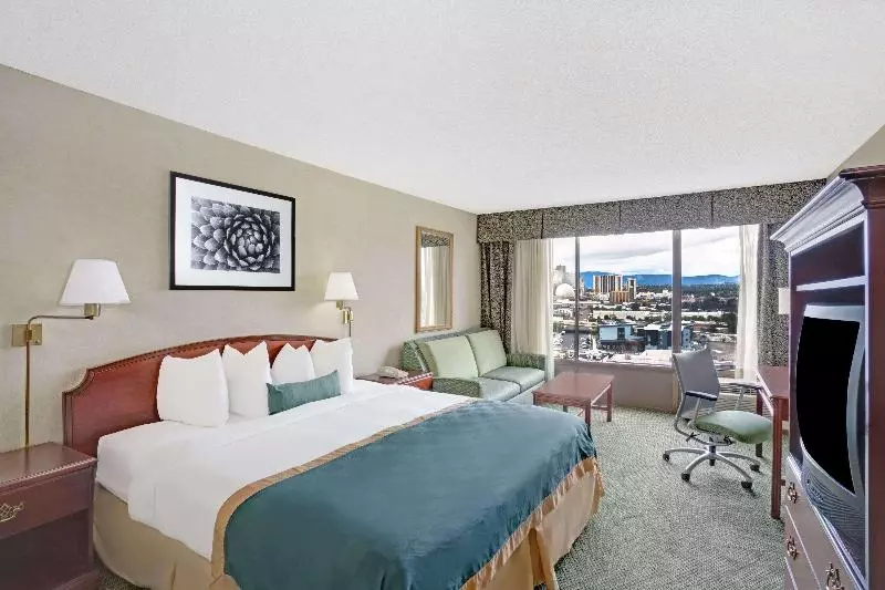 キングサイズベッドのスタンダードルーム, Ramada By Wyndham Reno Hotel & Casino