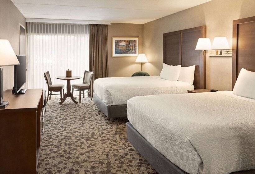 ２ダブルベッドのスタンダードルーム, Ramada Plaza By Wyndham Portland