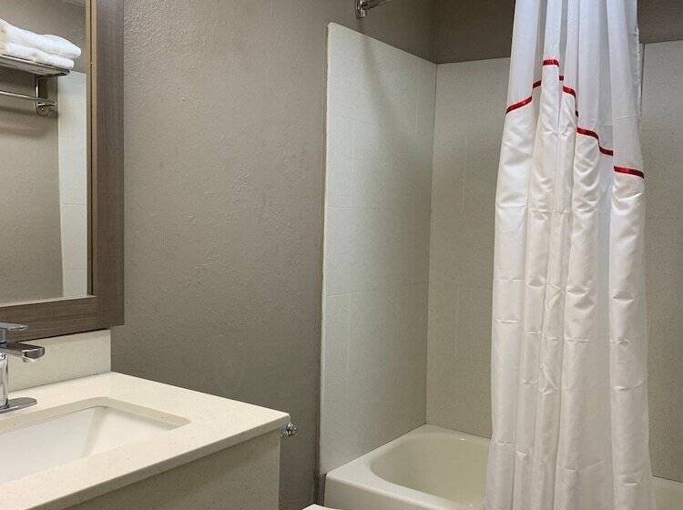 适用于残疾人士的豪华房间, Red Roof Inn Niagara Falls