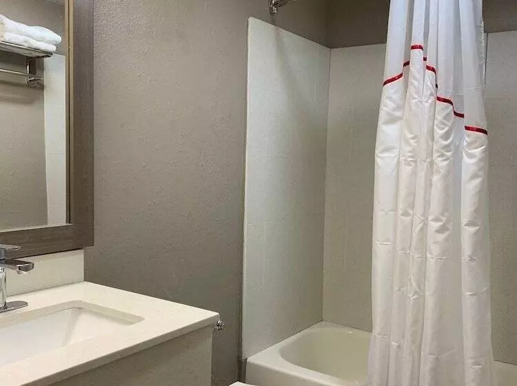 اتاق دلوکس مخصوص معلولین, Red Roof Inn Niagara Falls