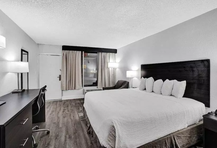 سوییت لوکس, The Harrison Hotel Downtown Hollywood