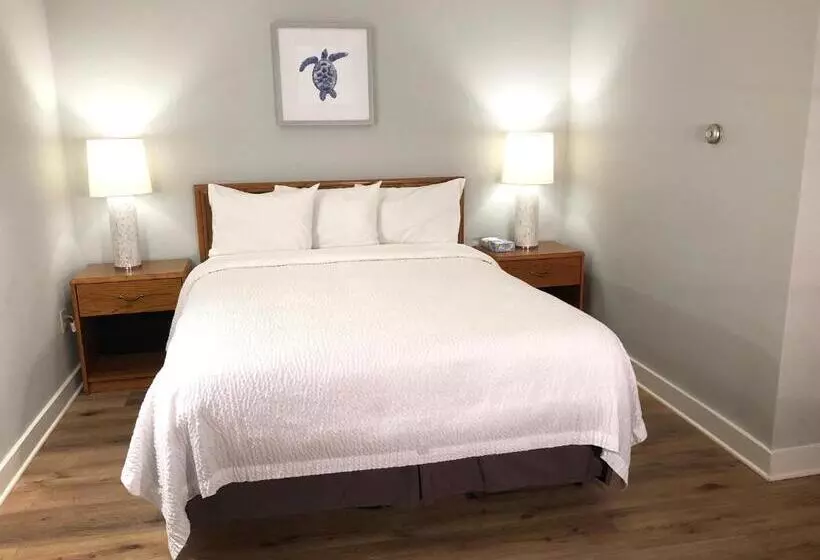 اتاق لوکس با وان آب گرم, Hyannis Inn