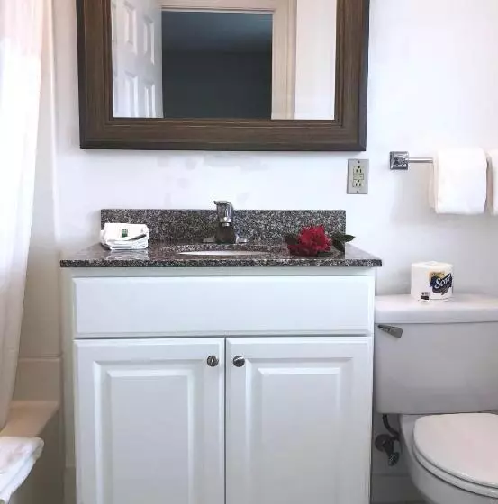اتاق استاندارد, Hyannis Inn