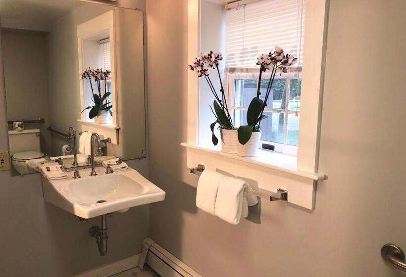 חדר דלוקס מותאם לאנשים עם מוגבלויות, Hyannis Inn