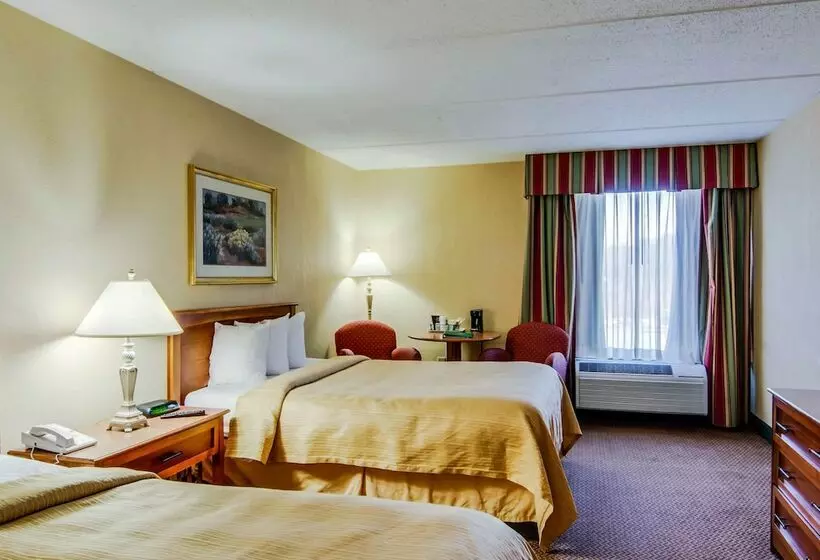 ２ダブルベッドのスタンダードルーム, Quality Hotel And Conference Center