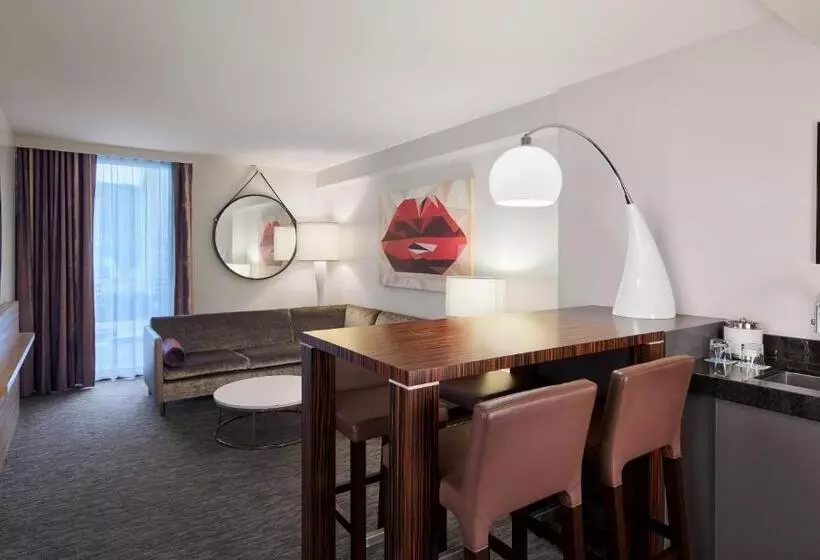 سوییت, The Linq Hotel + Experience