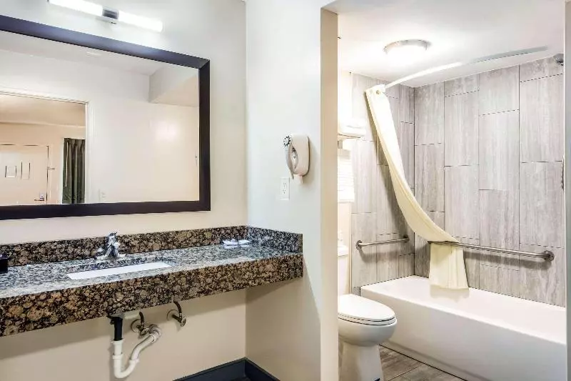 سوییت, Best Western Carlsbad By The Sea