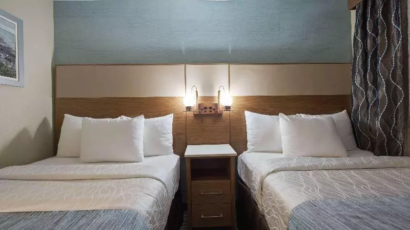 سوییت, Best Western Carlsbad By The Sea
