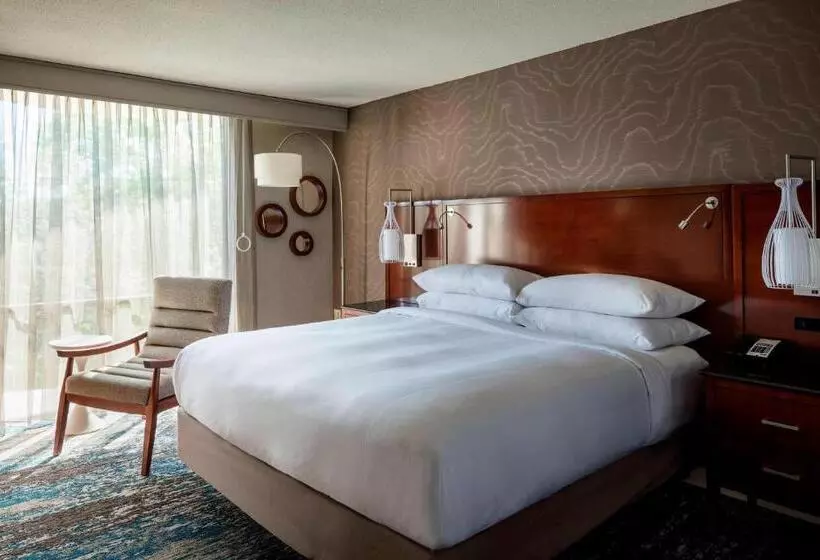 اتاق استاندارد با تخت دوبل, Boston Marriott Newton