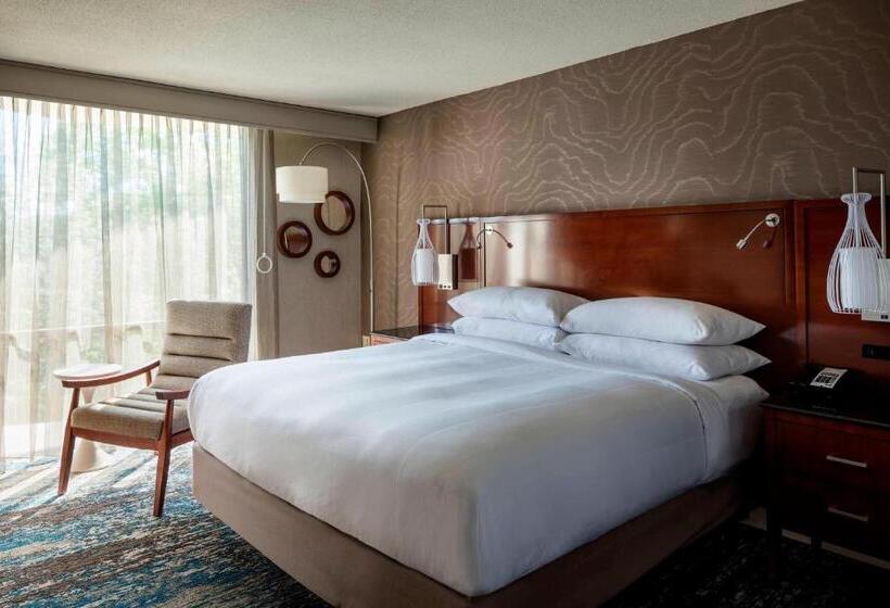 스탠다드 룸 킹사이즈 침대, Boston Marriott Newton