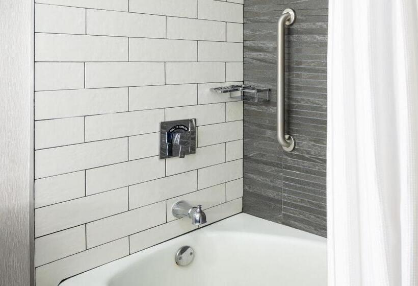 Номер Стандарт Кровать Кинг Адаптированный для Инвалидов, Boston Marriott Newton