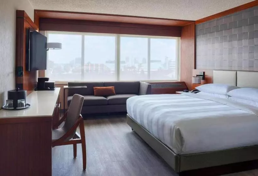 キングサイズベッドのスタンダードルーム, Detroit Marriott Southfield