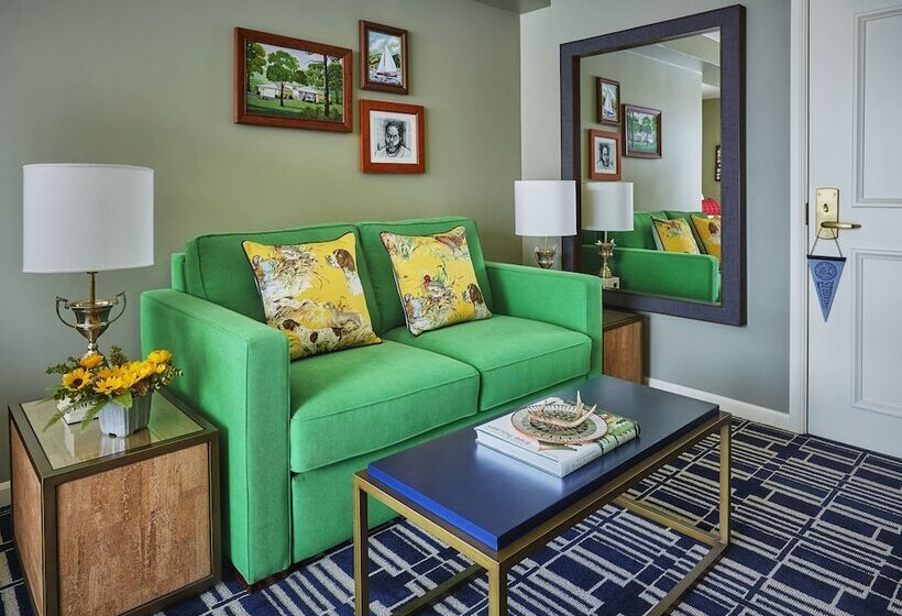 جناح, Graduate By Hilton Madison