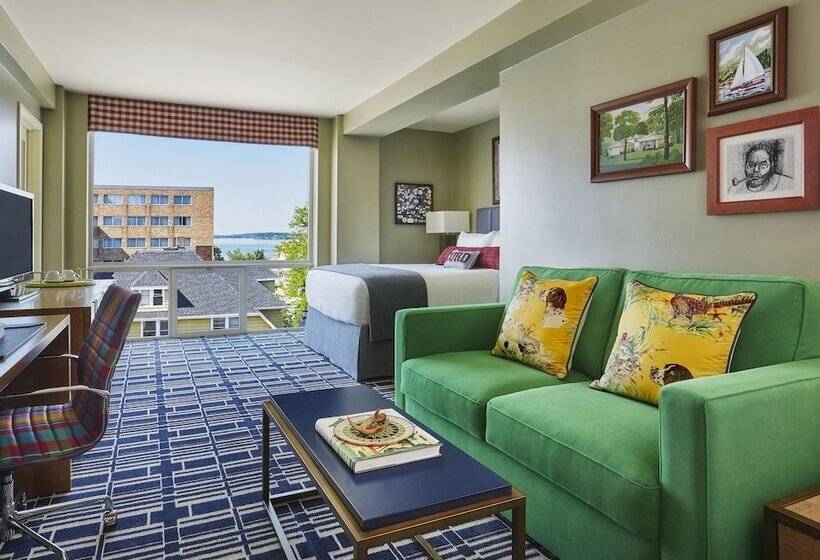 جناح, Graduate By Hilton Madison