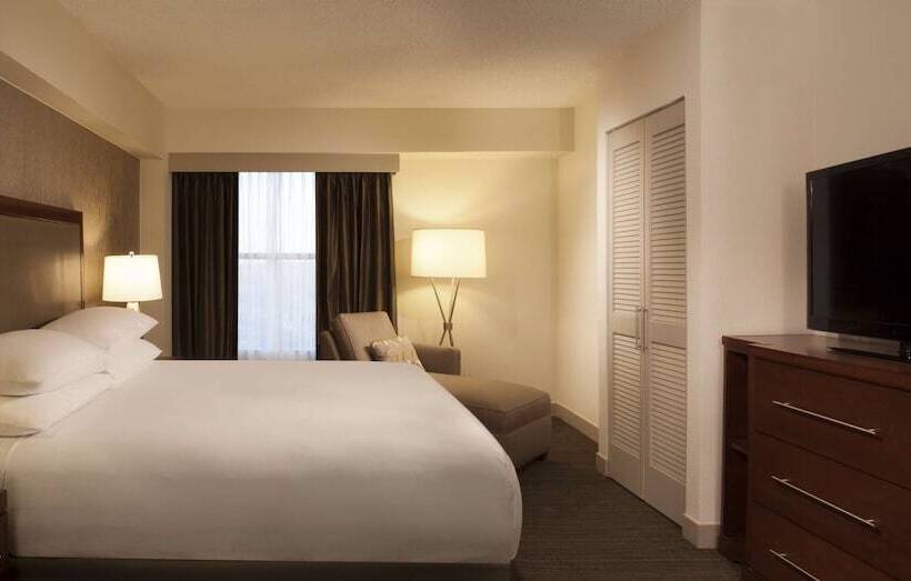 سوییت, Hyatt Regency Long Island