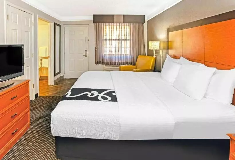 اتاق استاندارد با تخت بزرگ برای معلولان, La Quinta Inn By Wyndham Wichita Falls