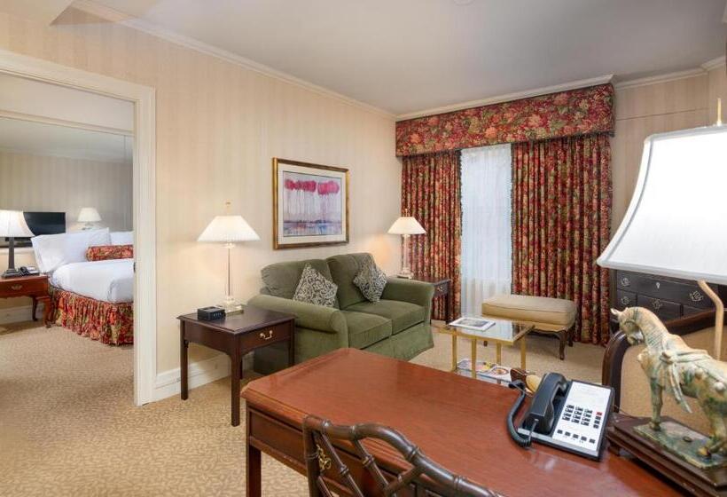 מיטת קינג בסוויטה, Mayflower Park