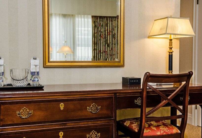 סוויטה דלוקס, Mayflower Park