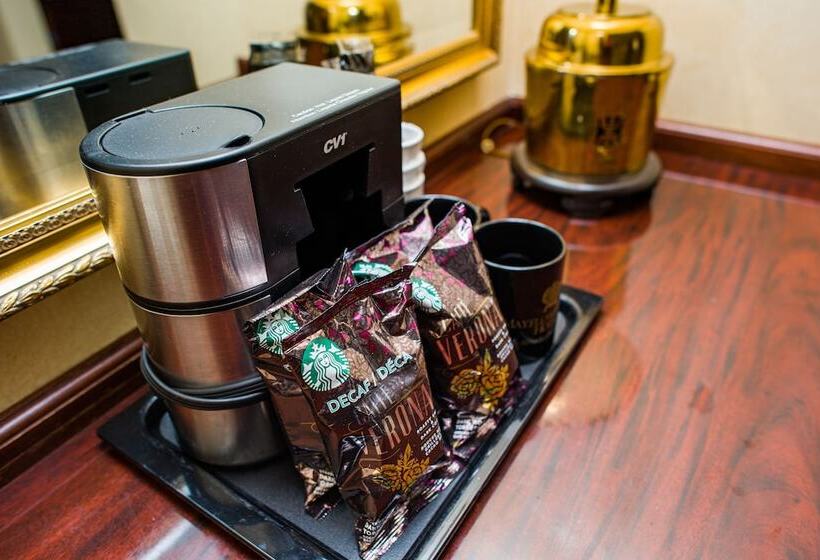 סוויטה, Mayflower Park