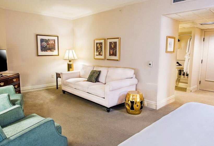 חדר דלוקס, Mayflower Park