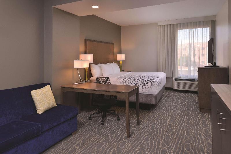 מיטת קינג בסוויטה, Mayflower Park