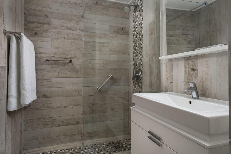 חדר דחוקס עם מיטת קינג, Mayflower Park