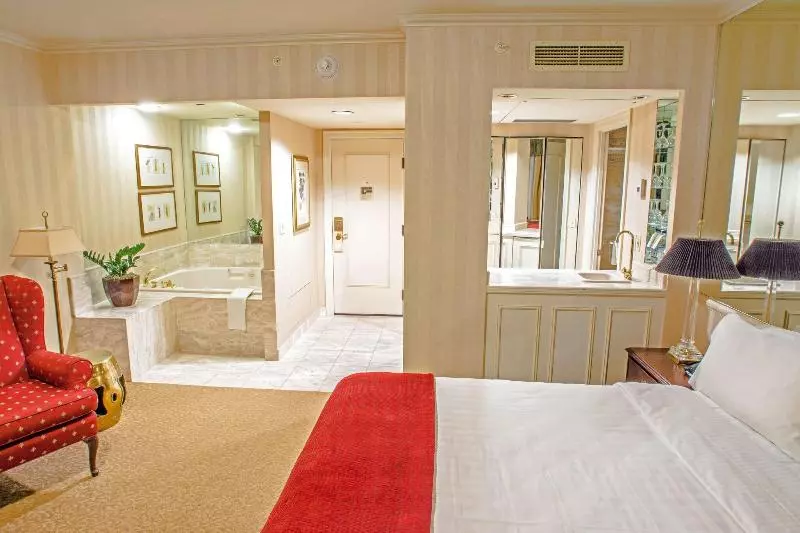 اتاق کلاسیک با تخت دونفره, Mayflower Park