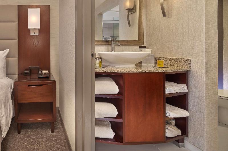 Quarto Deluxe, Mdr Marina del Rey, a Doubletree by Hilton