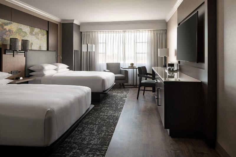 带观景的标准间, Monterey Marriott