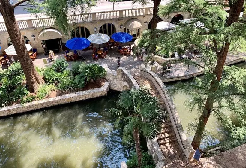 デラックスルーム, Omni La Mansion Del Rio