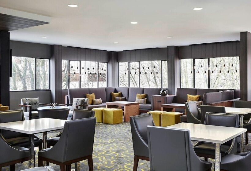 Номер Клуб, Portland Marriott Downtown Waterfront