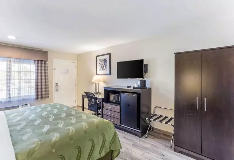 اتاق لوکس, Quality Inn Escondido Downtown