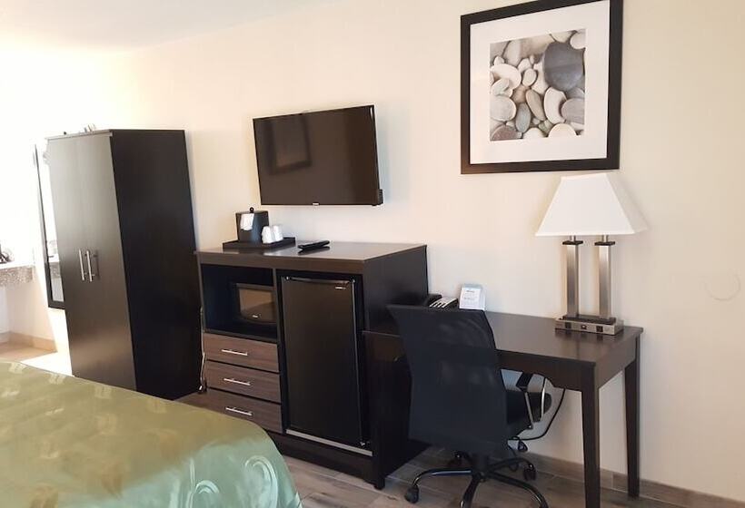 디럭스 룸, Quality Inn Escondido Downtown