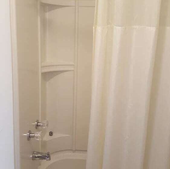 디럭스 룸, Quality Inn Escondido Downtown