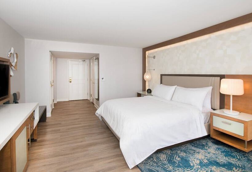 غرفة قياسية سرير مزدوج, Renaissance Newport Beach