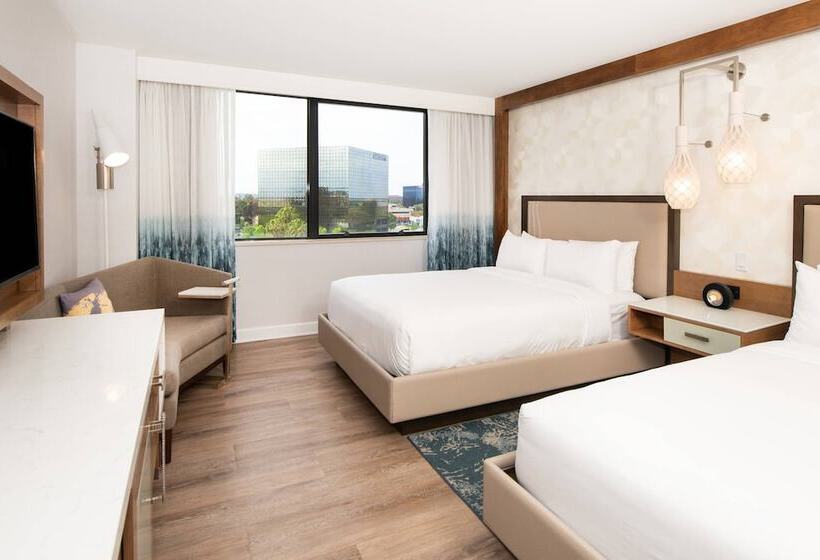 غرفه قياسيه سريرين مزدوجين, Renaissance Newport Beach